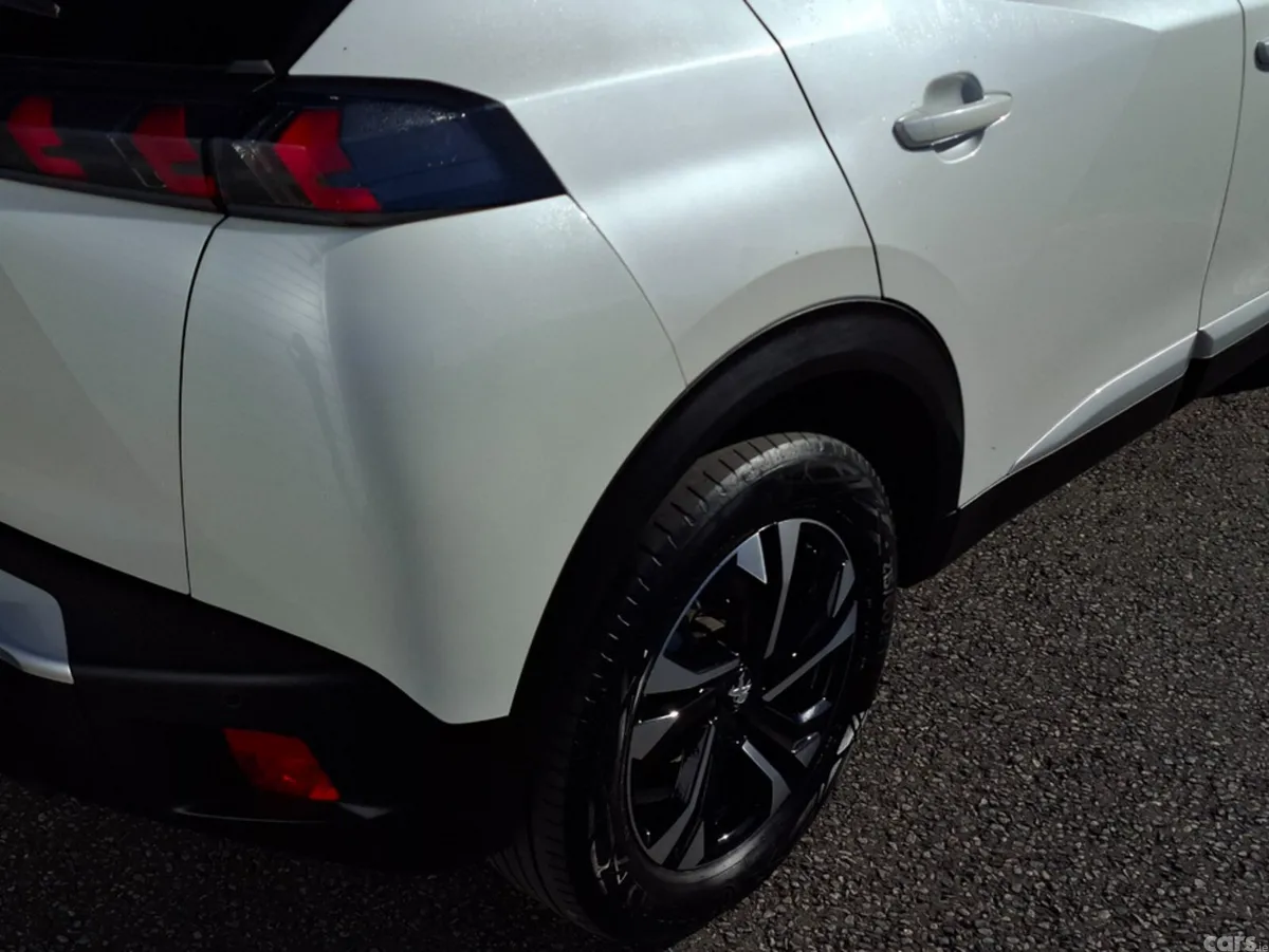 Peugeot 2008 MPV, Petrol, 2023, White