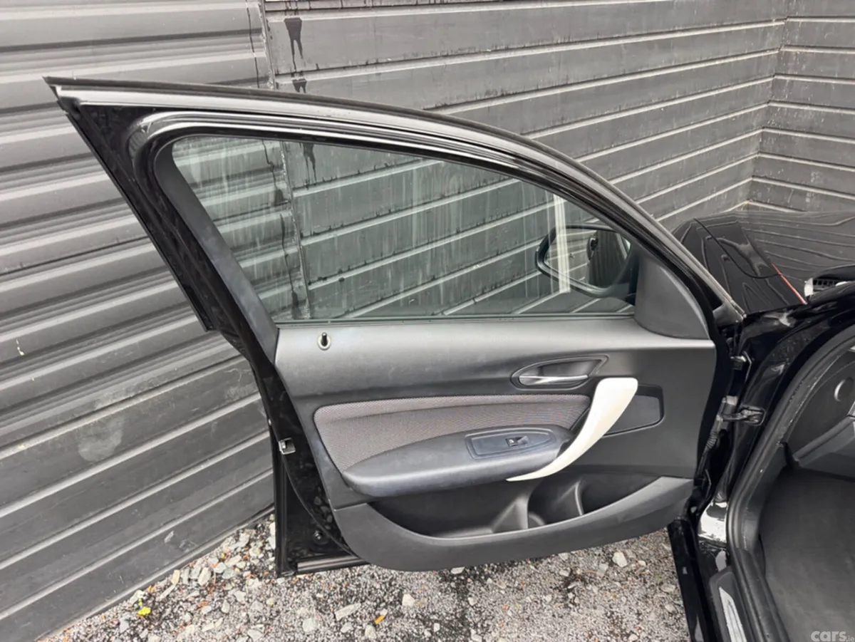 BMW 1-Series Hatchback, Diesel, 2016, Black