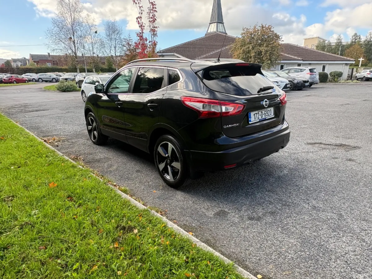 Nissan Qashqai MPV, Petrol, 2017, Black