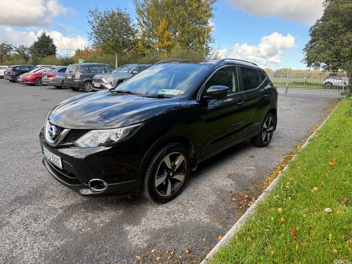 Nissan Qashqai MPV, Petrol, 2017, Black