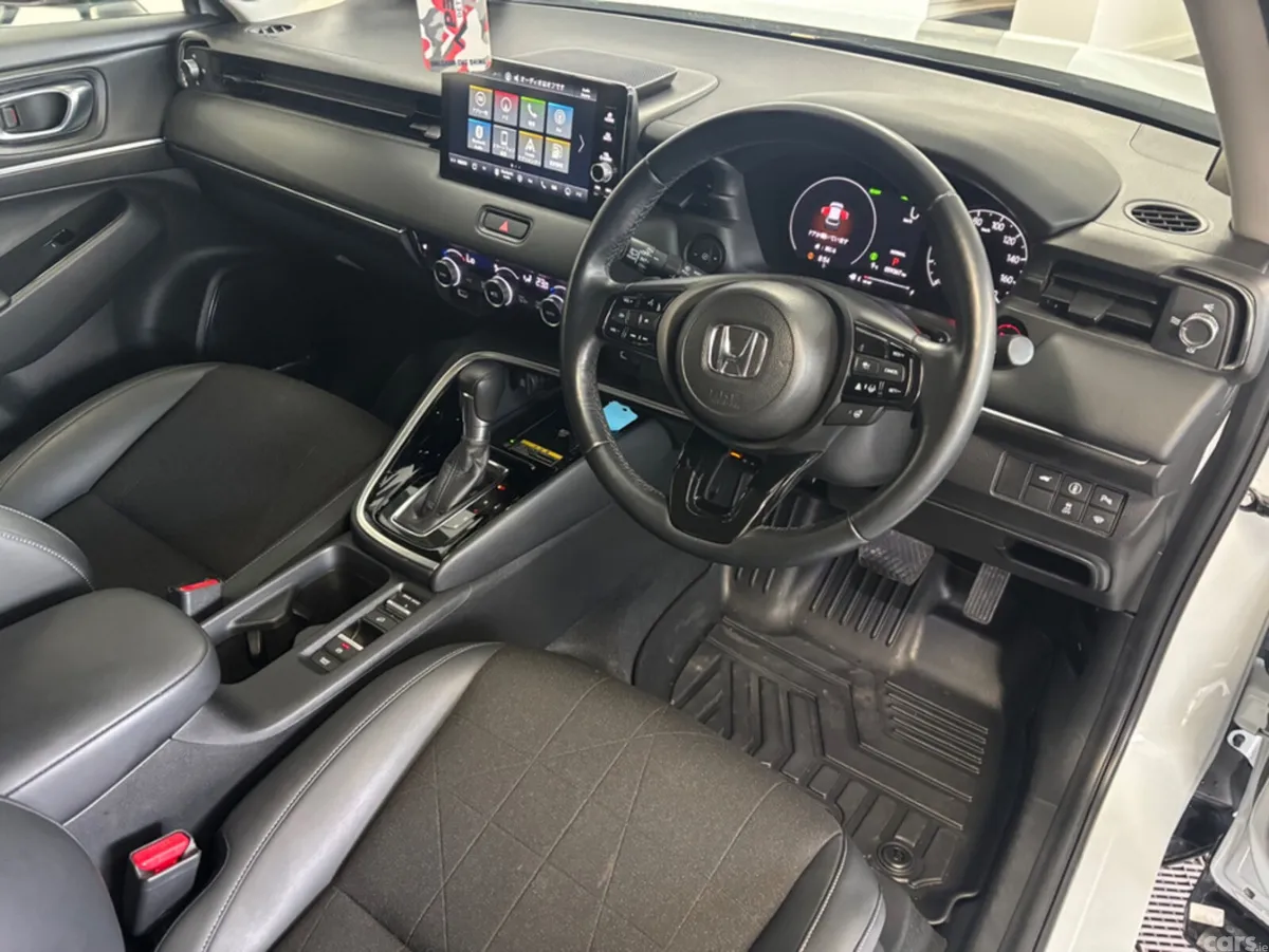 Honda Vezel SUV, Petrol Hybrid, 2022, White