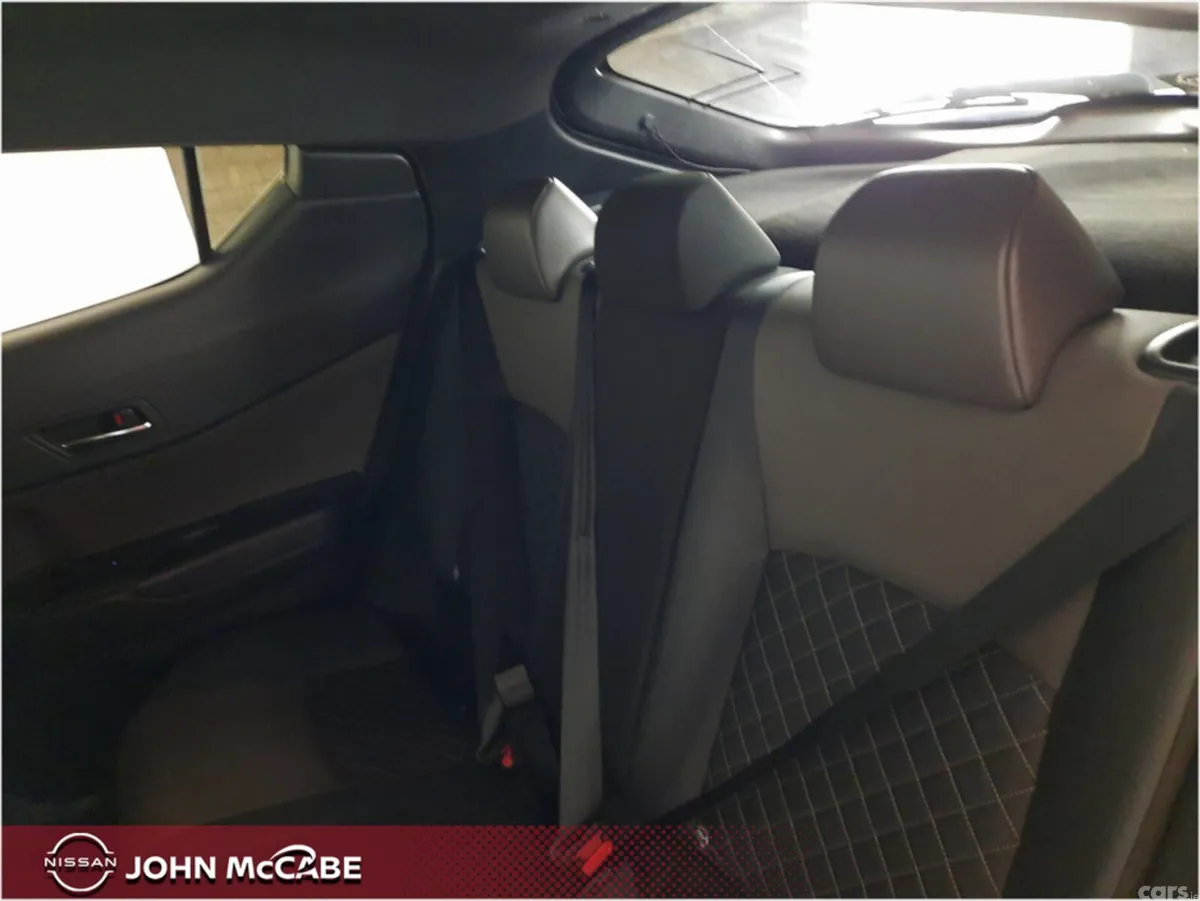 Toyota C-HR SUV, Petrol Hybrid, 2020, White