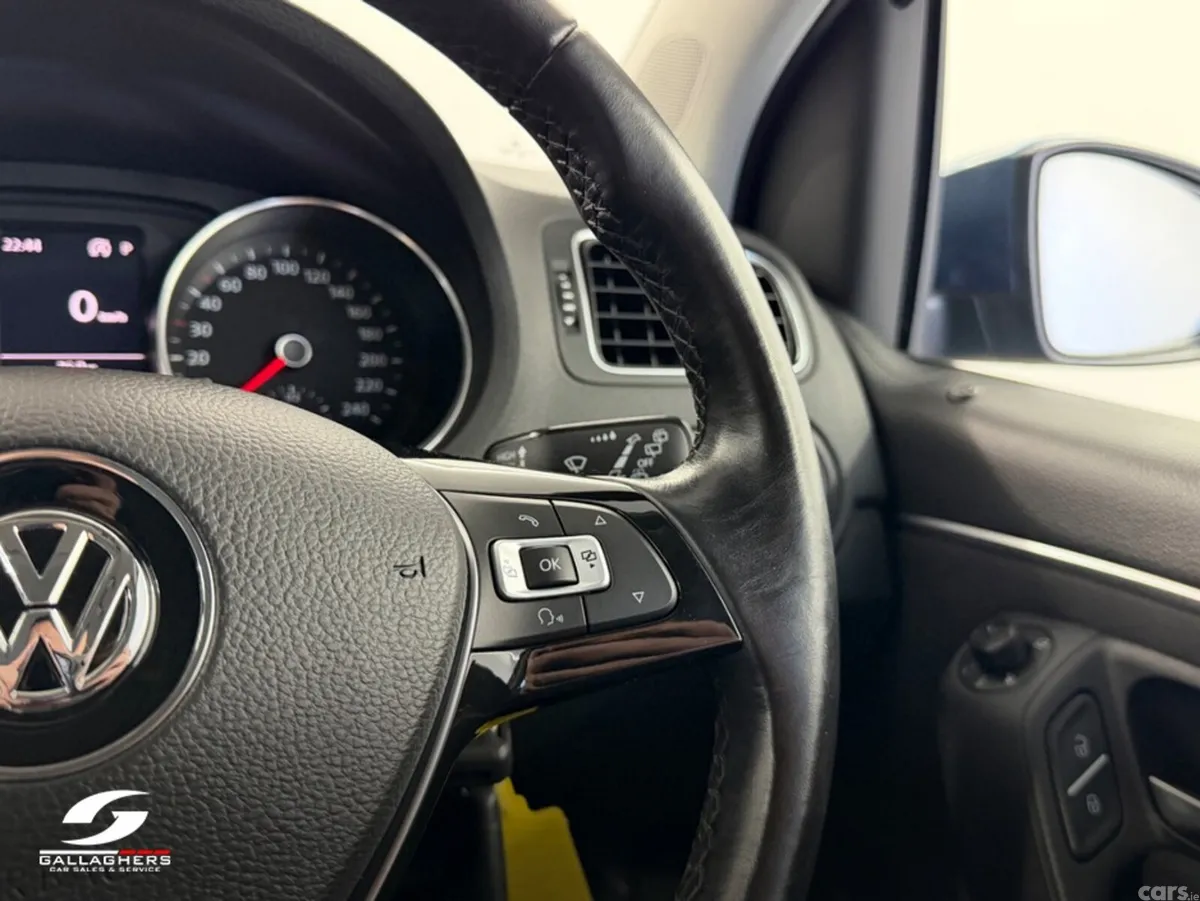 Volkswagen Polo Hatchback, Petrol, 2017, Blue
