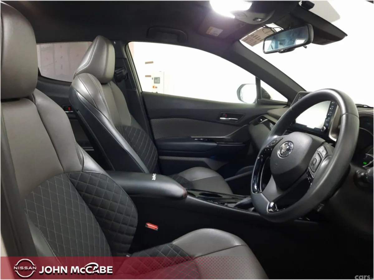 Toyota C-HR SUV, Petrol Hybrid, 2021, White