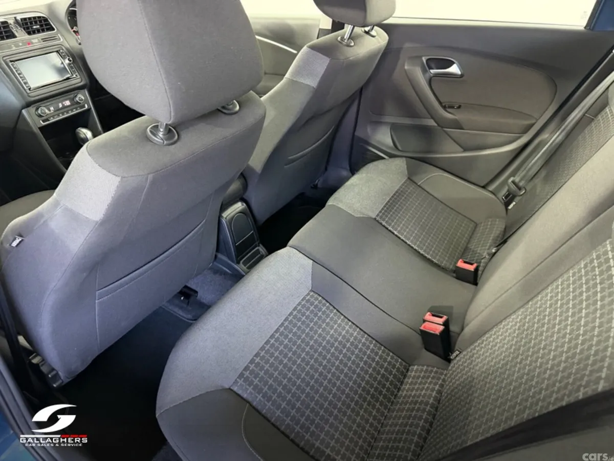 Volkswagen Polo Hatchback, Petrol, 2017, Blue