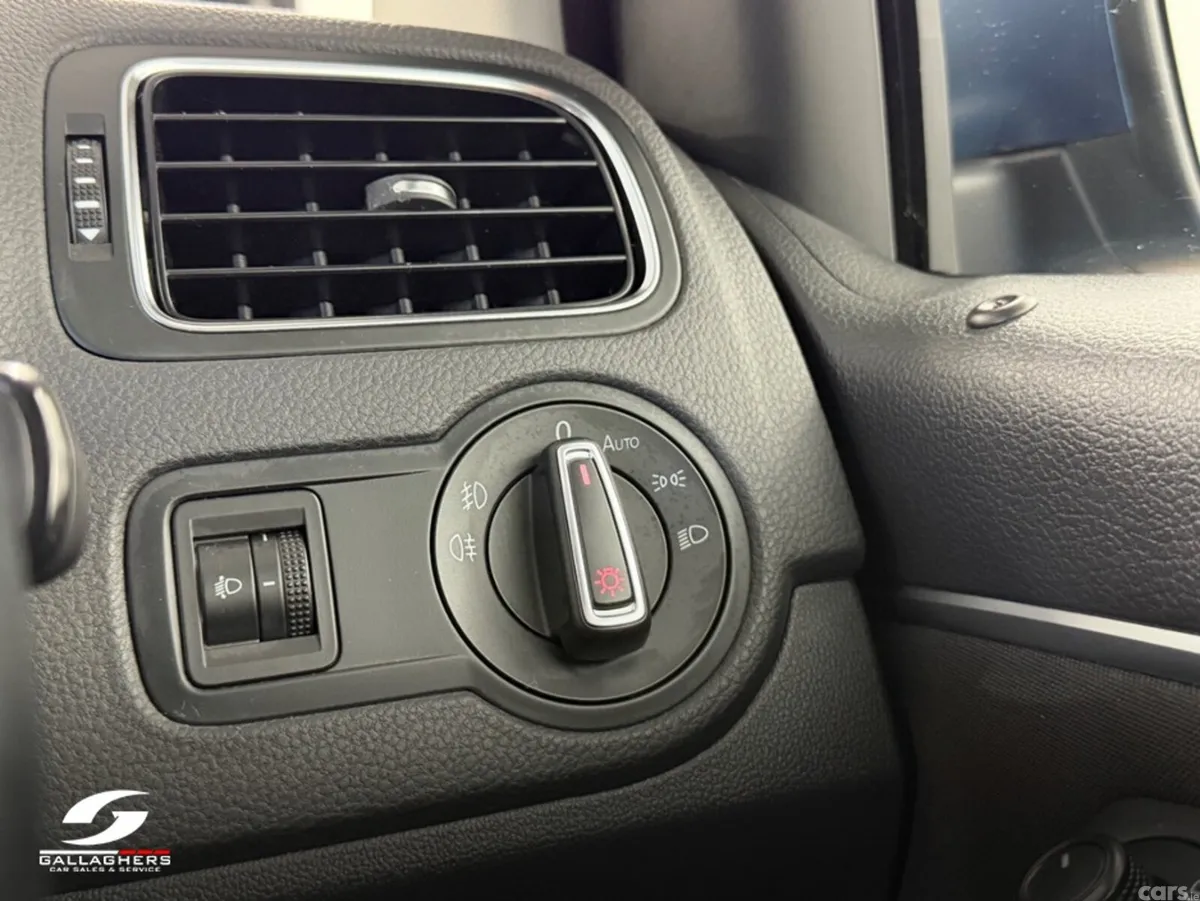 Volkswagen Polo Hatchback, Petrol, 2017, Blue