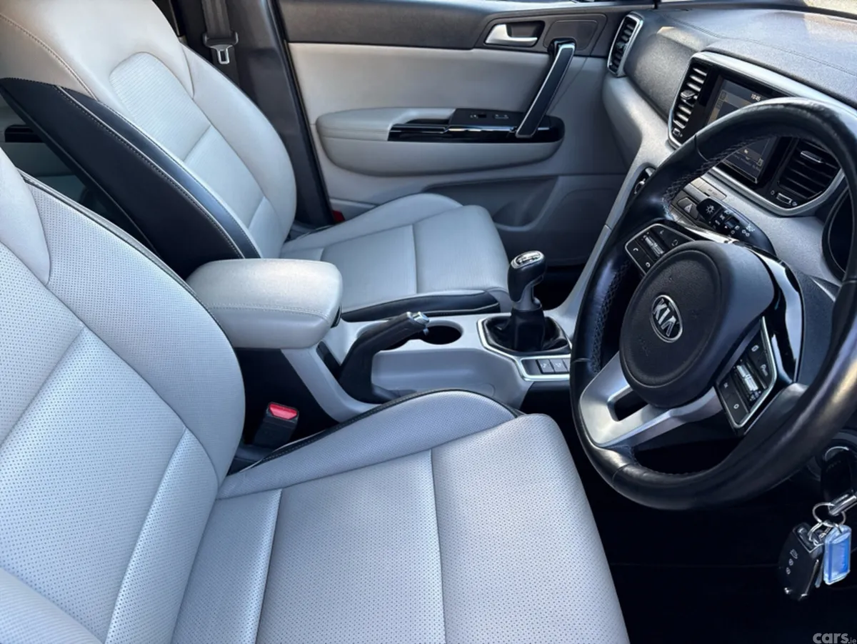 Kia Sportage MPV, Diesel, 2019, Grey