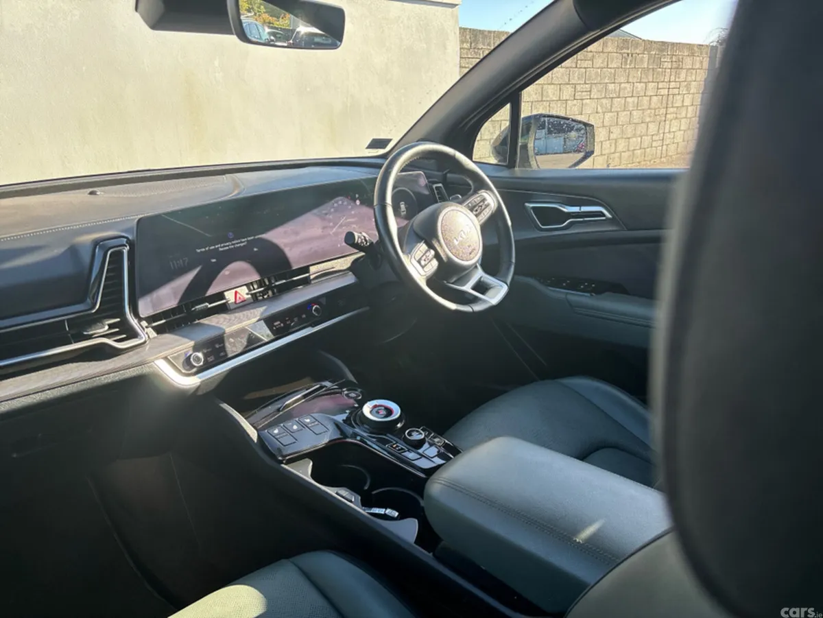 Kia Sportage MPV, Petrol Hybrid, 2024, Grey