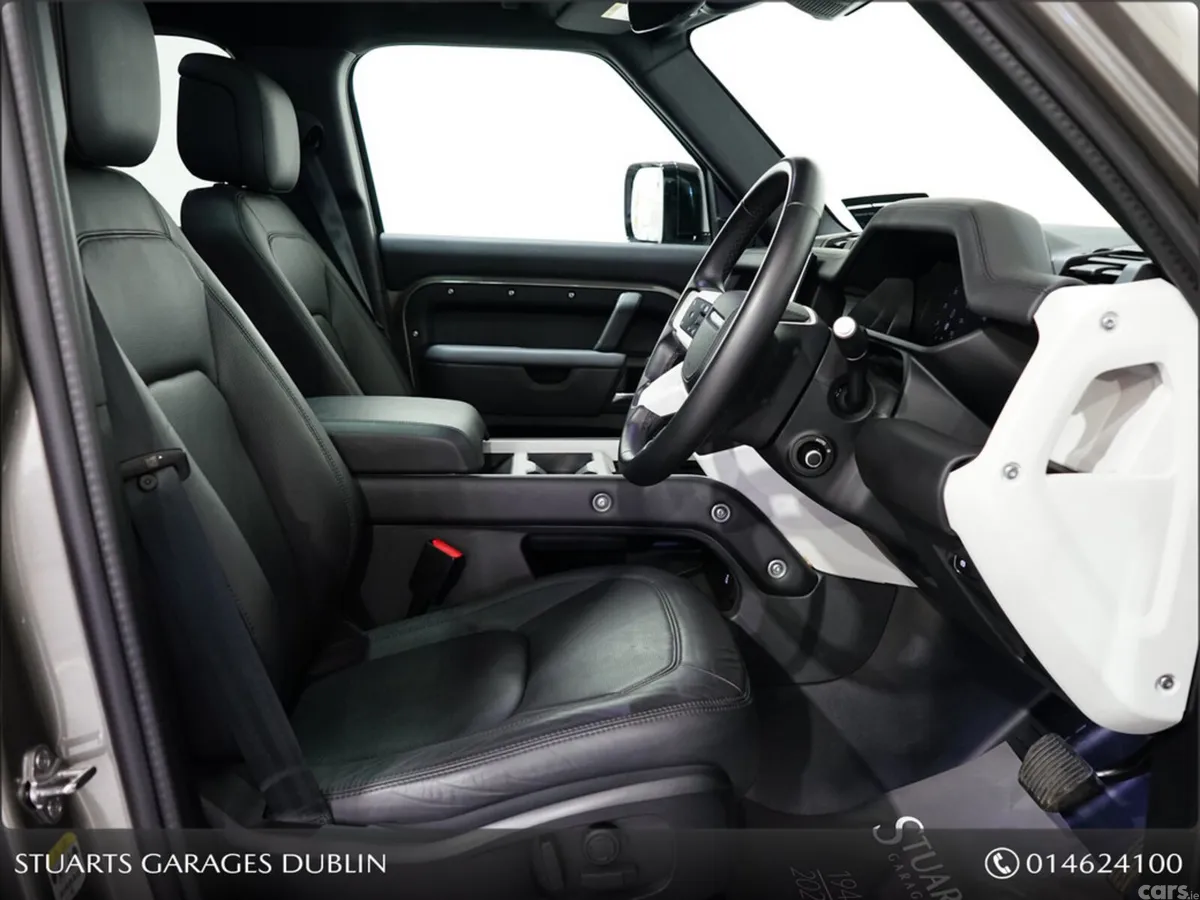 Land Rover Defender Estate, Petrol Plug-in Hybrid, 2025, Silver