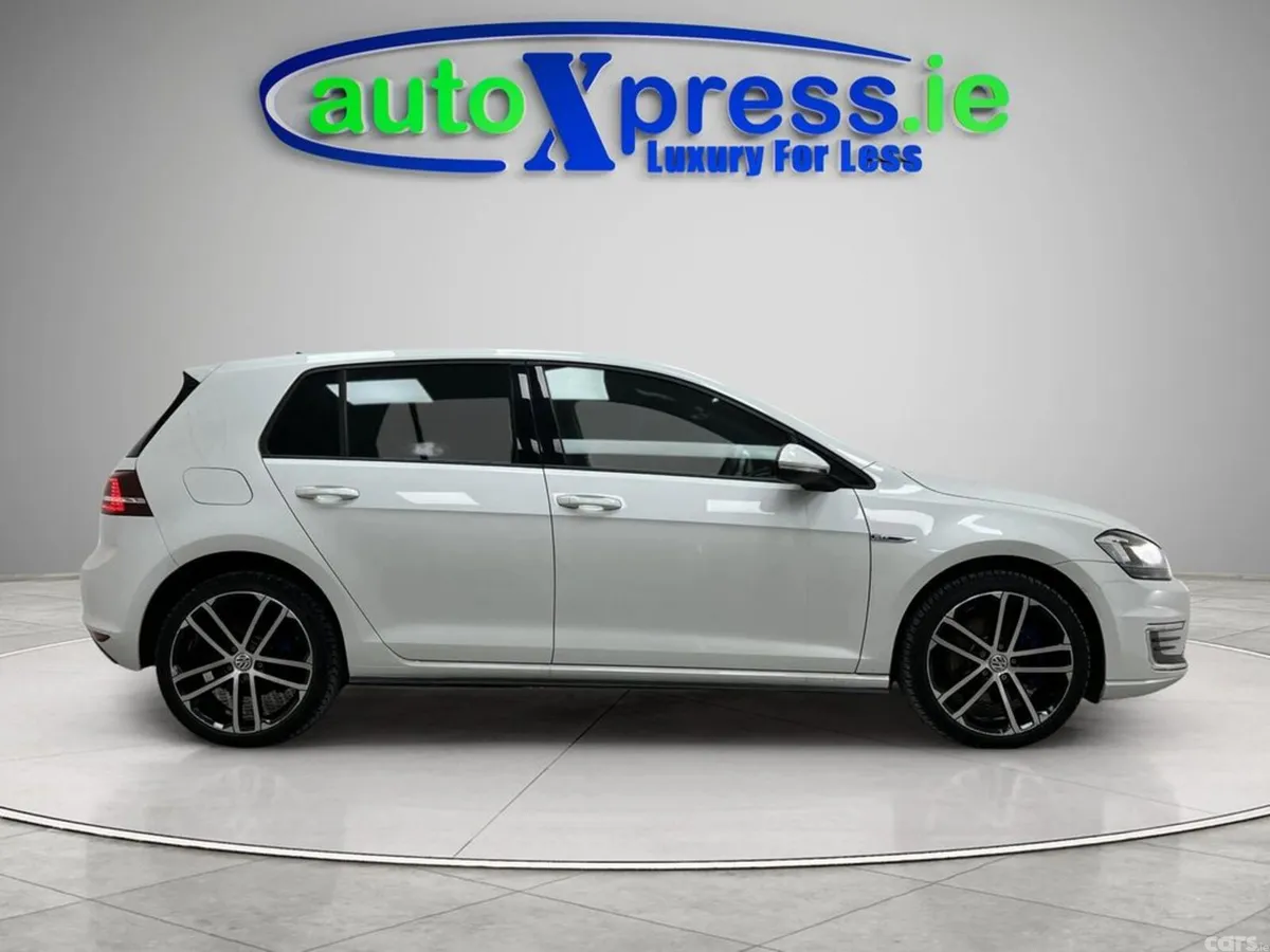 Volkswagen Golf Hatchback, Petrol Plug-in Hybrid, 2017, White