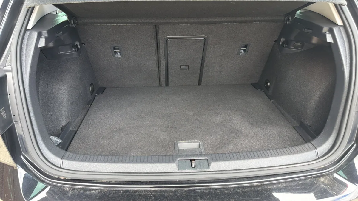 Volkswagen Golf Hatchback, Petrol, 2019, Black
