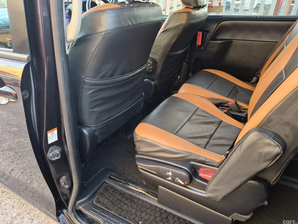 Toyota Noah MPV, Petrol Hybrid, 2016, Beige