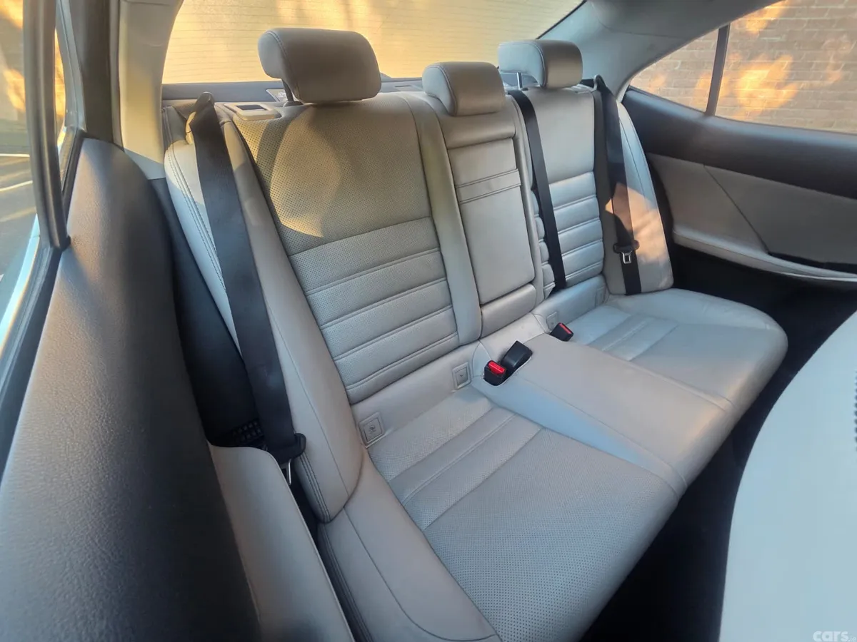 Lexus IS Saloon, Petrol Hybrid, 2015, Black