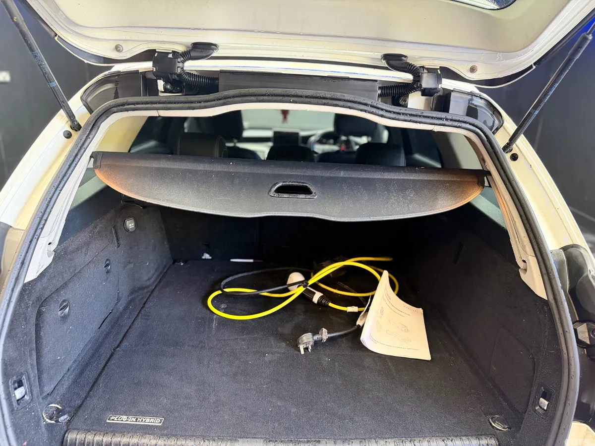 Mercedes-Benz C-Class Estate, Petrol Plug-in Hybrid, 2017, White