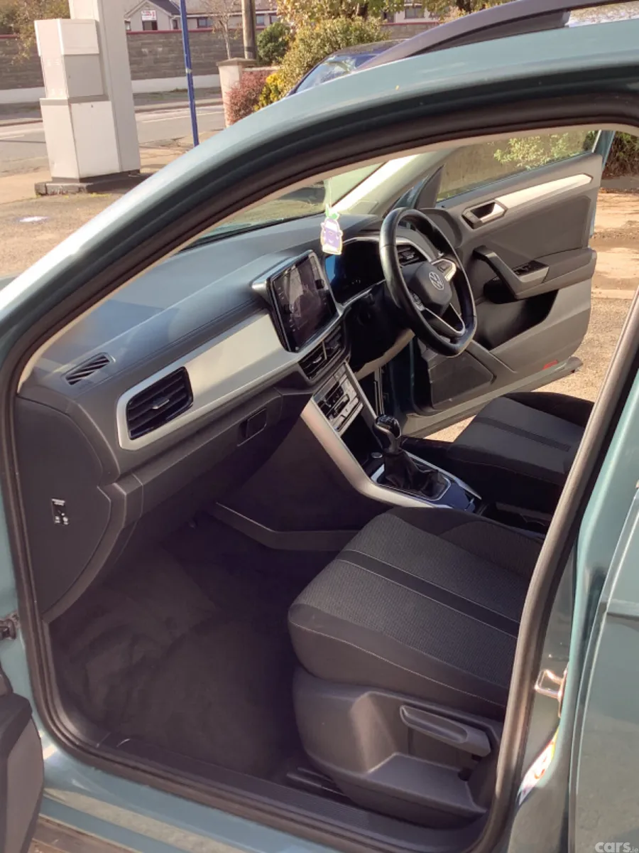 Volkswagen T-Roc SUV, Petrol, 2024, Blue