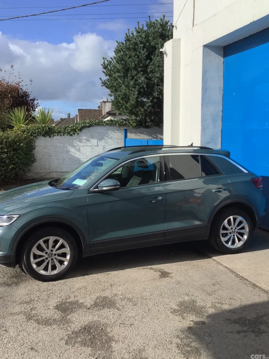 Volkswagen T-Roc SUV, Petrol, 2024, Blue