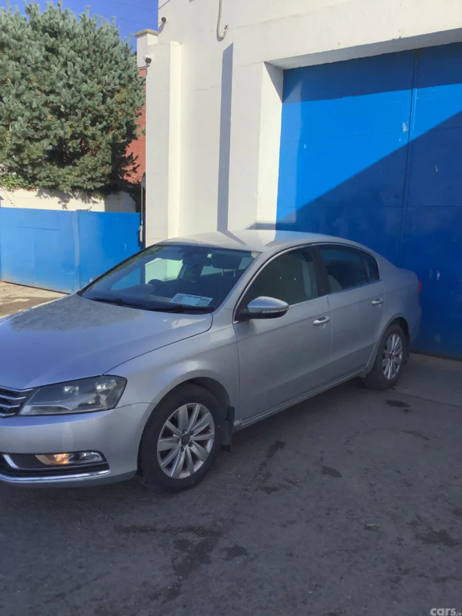 Volkswagen Passat Saloon, Diesel, 2013, Silver