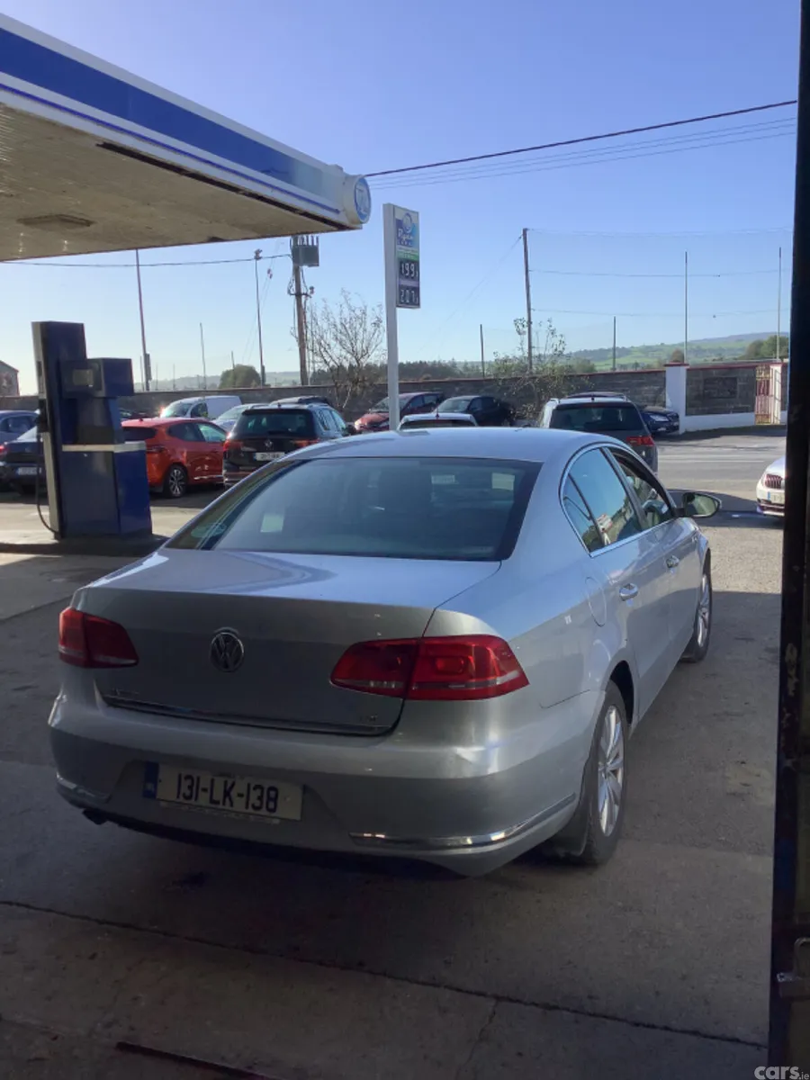 Volkswagen Passat Saloon, Diesel, 2013, Silver