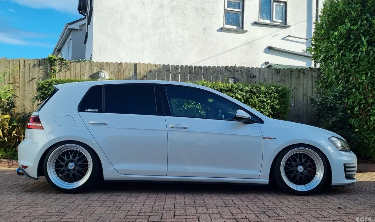 Volkswagen Golf Hatchback, Petrol, 2016, White