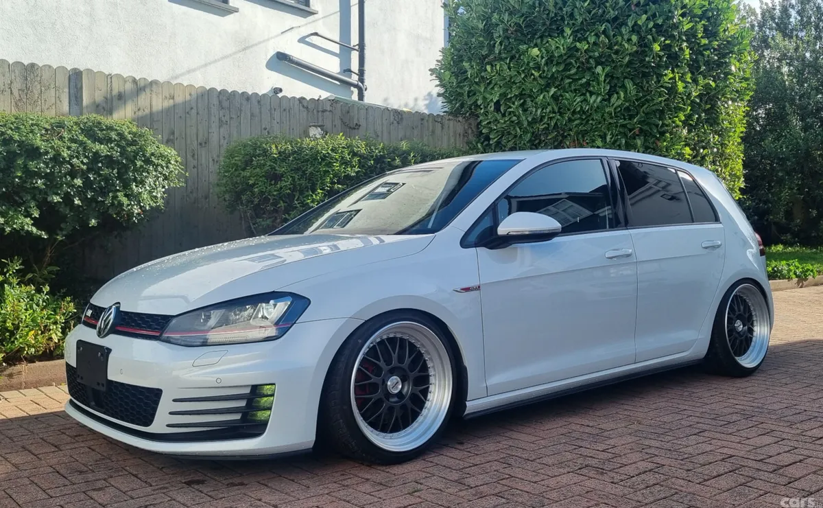 Volkswagen Golf Hatchback, Petrol, 2016, White