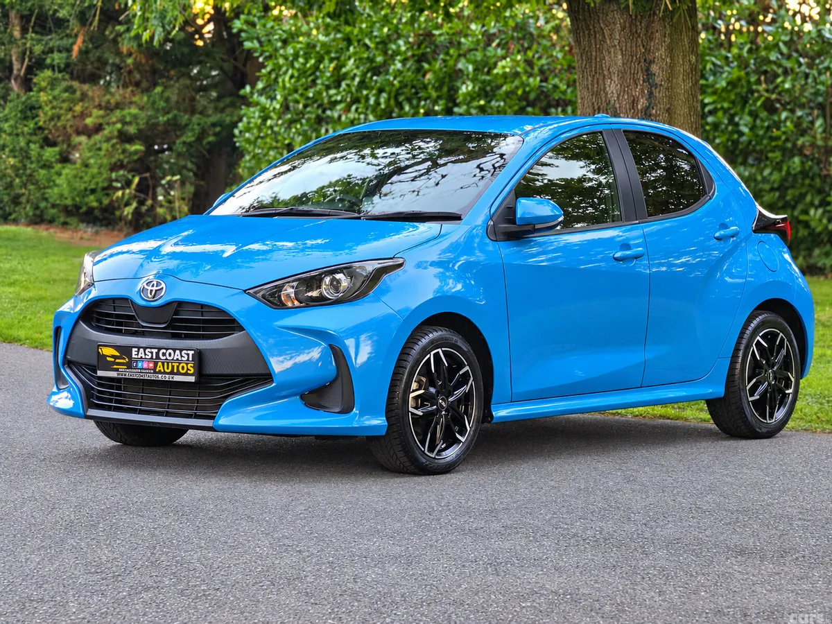 Toyota Yaris Hatchback, Petrol Hybrid, 2023, Blue