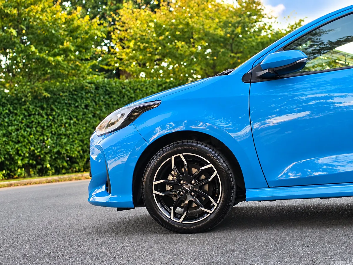 Toyota Yaris Hatchback, Petrol Hybrid, 2023, Blue