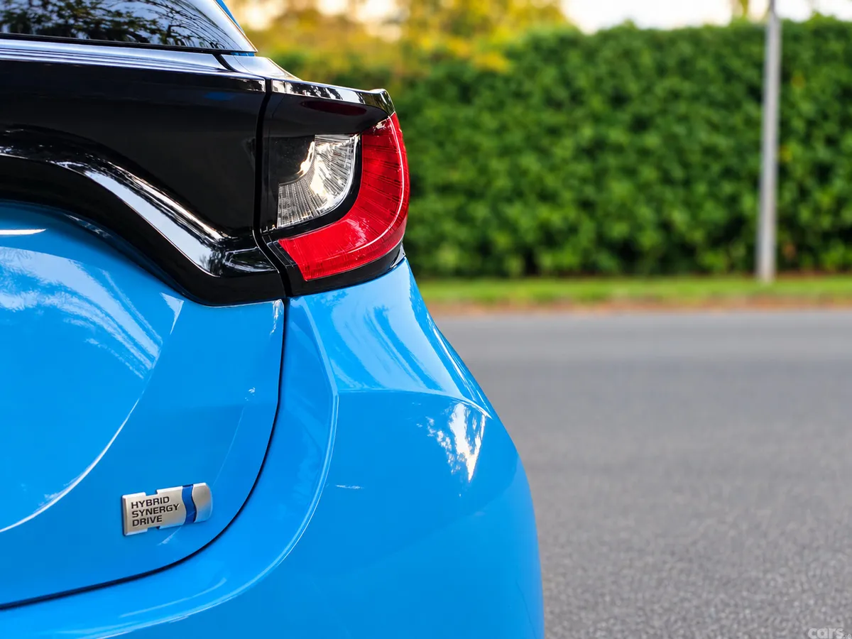 Toyota Yaris Hatchback, Petrol Hybrid, 2023, Blue