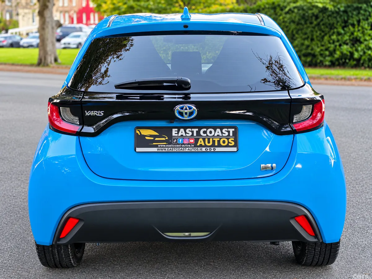 Toyota Yaris Hatchback, Petrol Hybrid, 2023, Blue