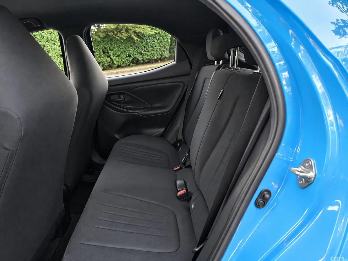 Toyota Yaris Hatchback, Petrol Hybrid, 2023, Blue