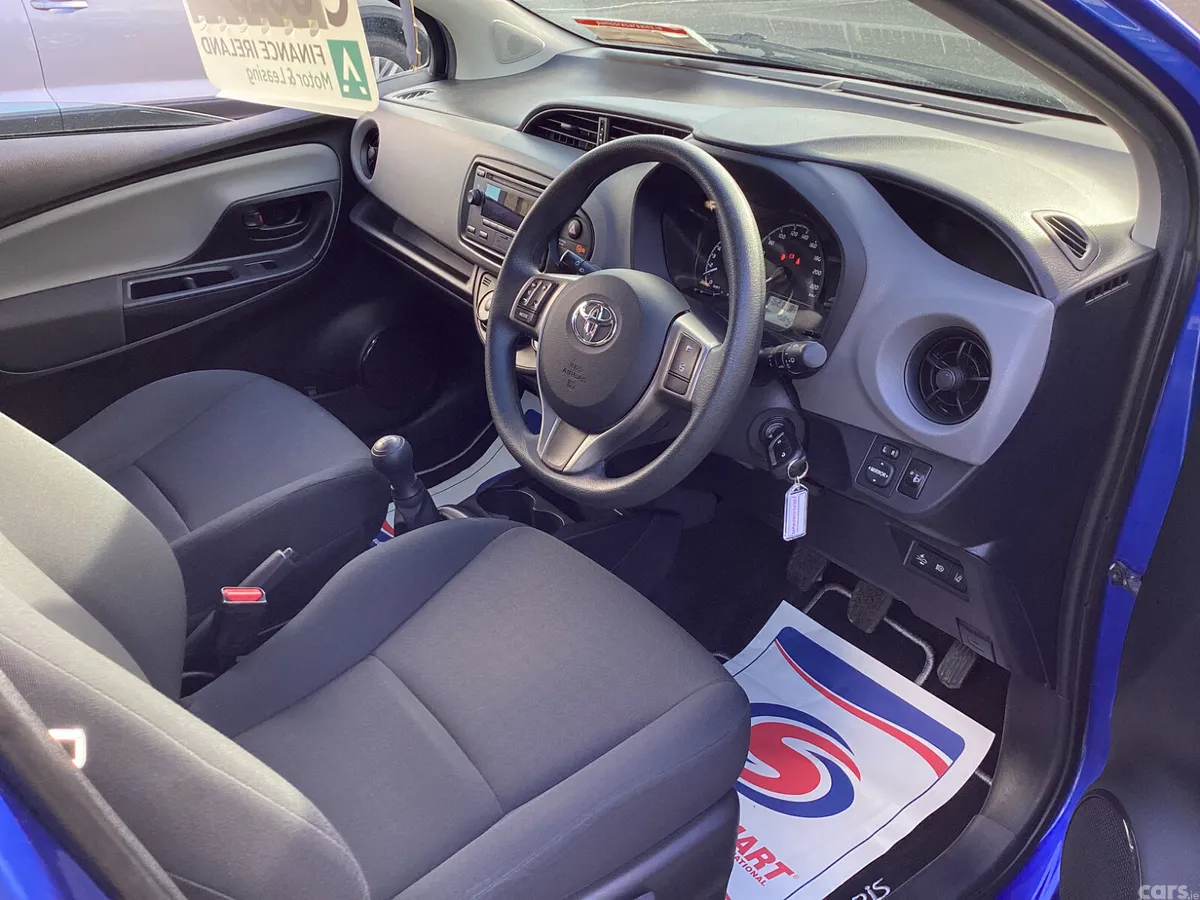 Toyota Yaris Hatchback, Petrol, 2020, Blue