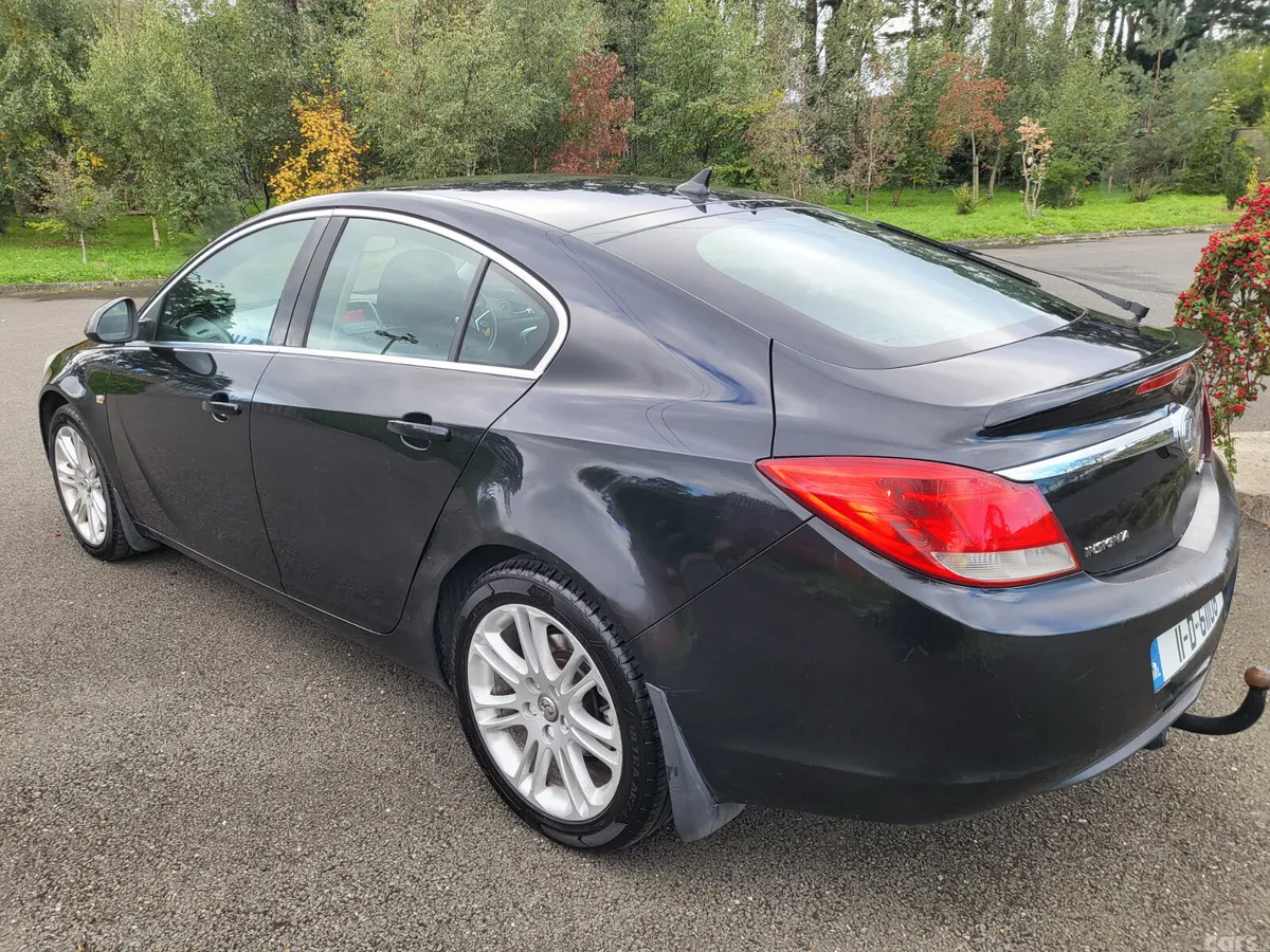 Vauxhall Insignia Hatchback, Diesel, 2011, Black
