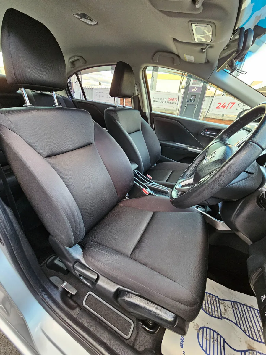 Honda Grace Saloon, Petrol Hybrid, 2015, Silver