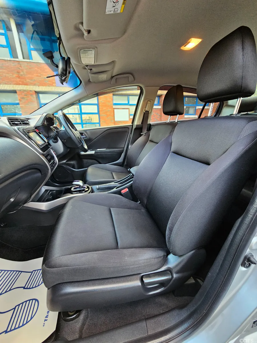 Honda Grace Saloon, Petrol Hybrid, 2015, Silver