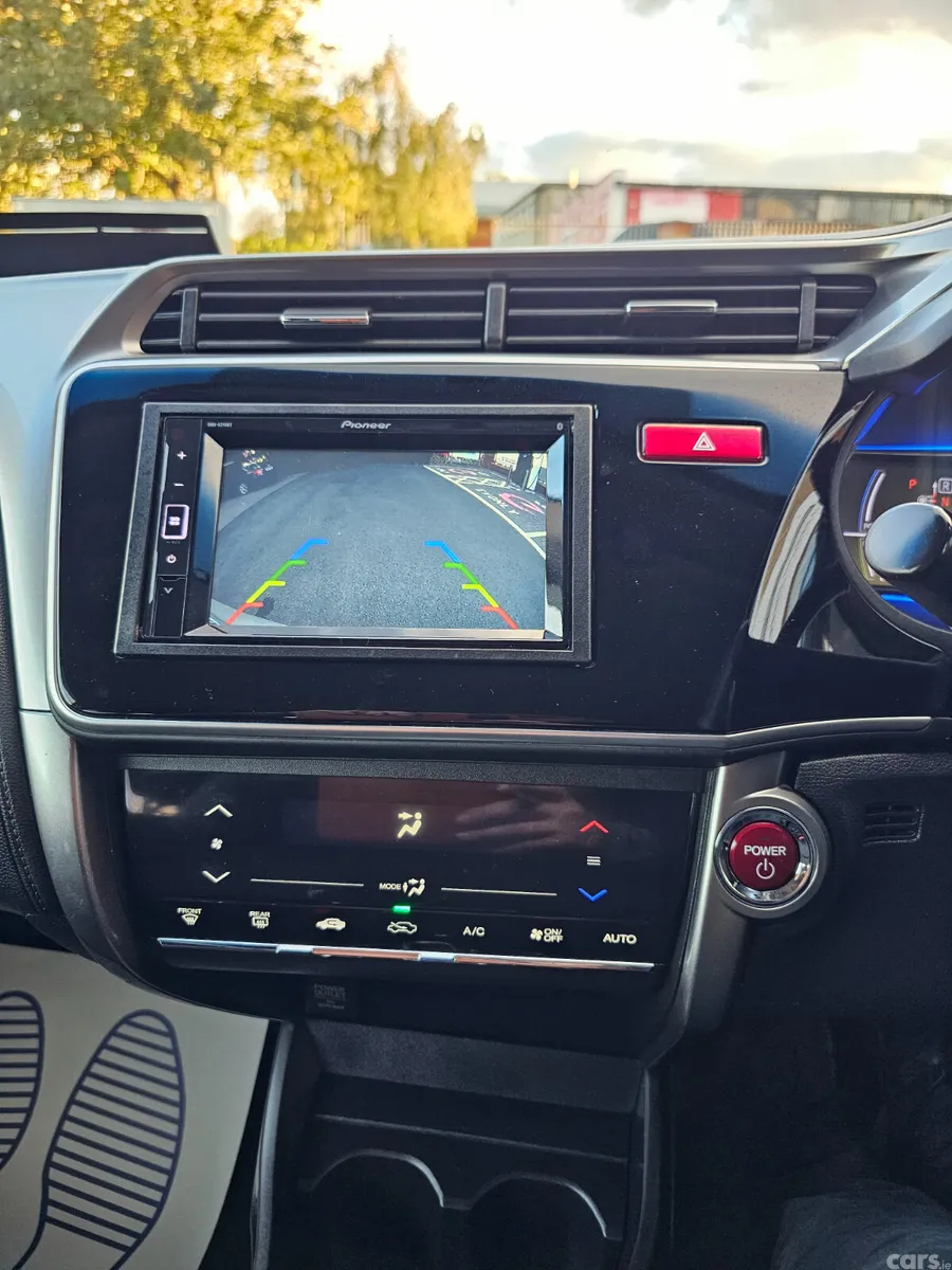 Honda Grace Saloon, Petrol Hybrid, 2015, Silver
