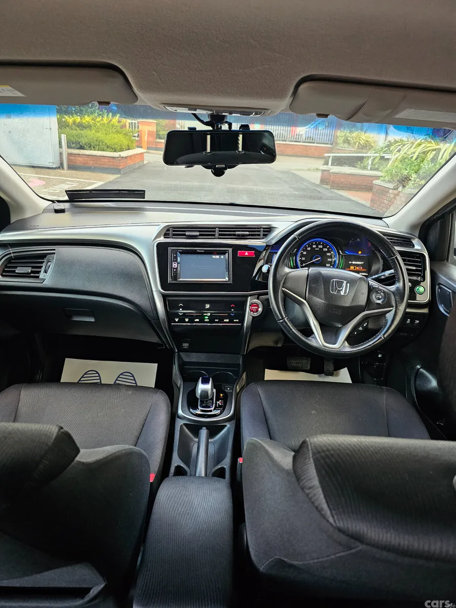 Honda Grace Saloon, Petrol Hybrid, 2015, Silver