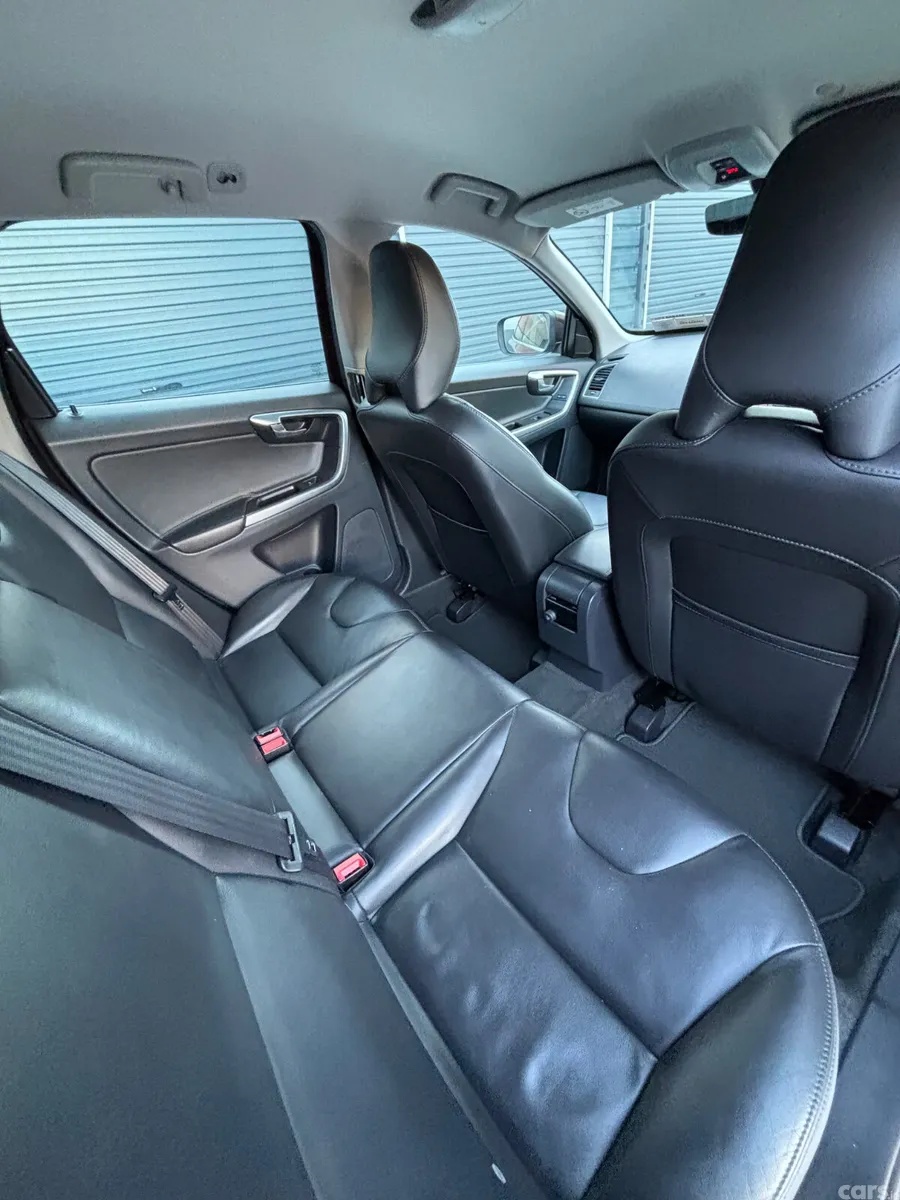 Volvo XC60 SUV, Diesel, 2017, Brown