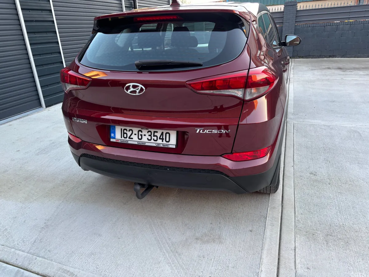 Hyundai Tucson SUV, Diesel, 2016, Red