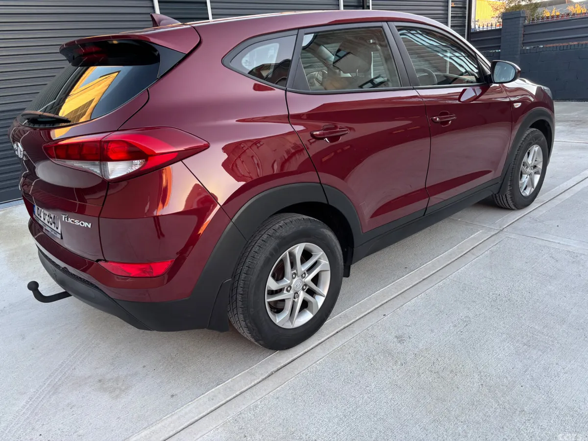 Hyundai Tucson SUV, Diesel, 2016, Red
