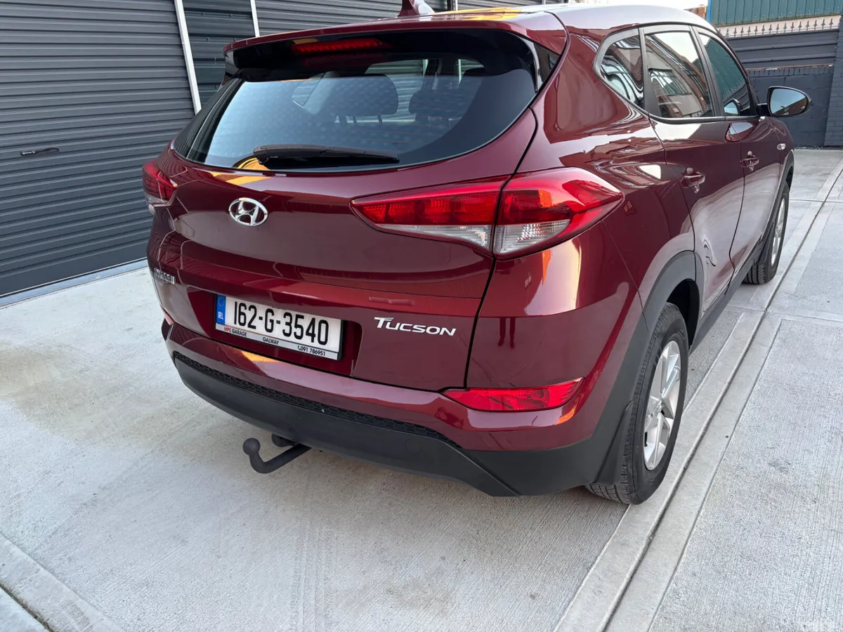 Hyundai Tucson SUV, Diesel, 2016, Red