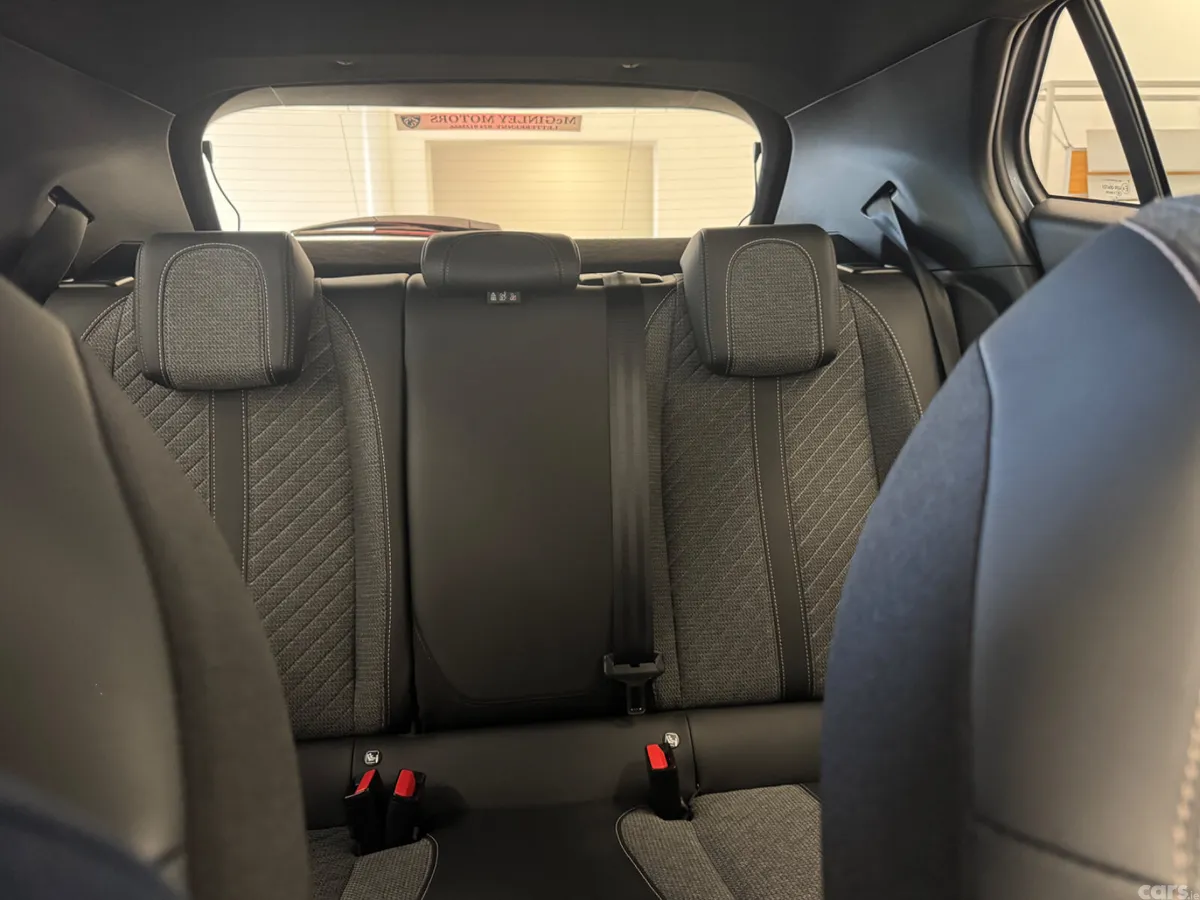 Peugeot 2008 MPV, Petrol, 2024, Grey