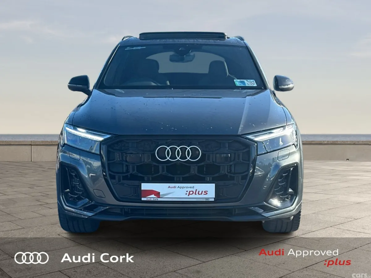 Audi Q7 Hatchback, Petrol Plug-in Hybrid, 2026, 