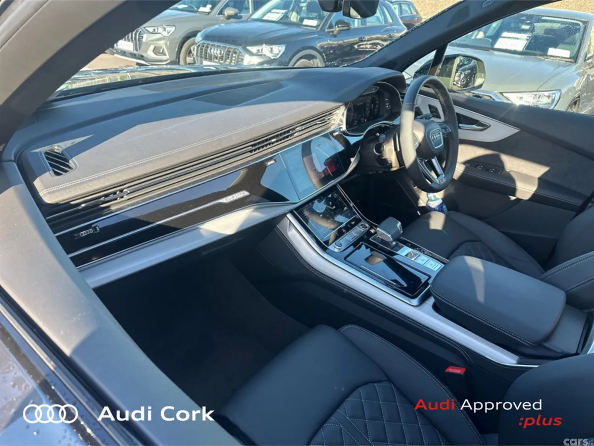 Audi Q7 Hatchback, Petrol Plug-in Hybrid, 2026, 
