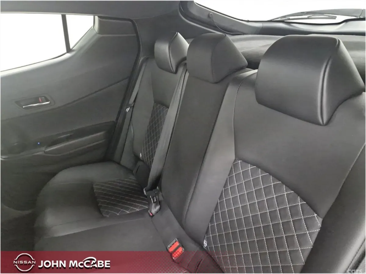 Toyota C-HR SUV, Petrol Hybrid, 2019, White