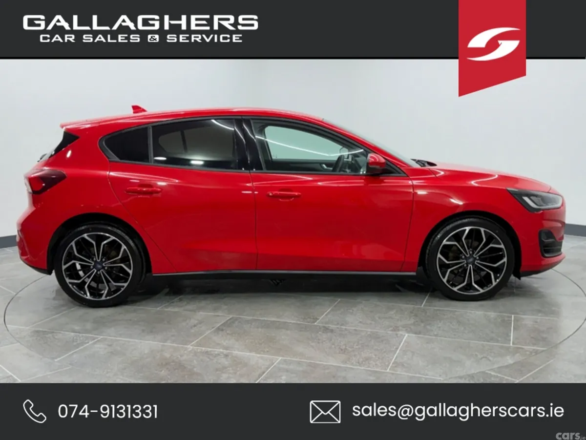 Ford Focus Hatchback, Diesel, 2022, Red
