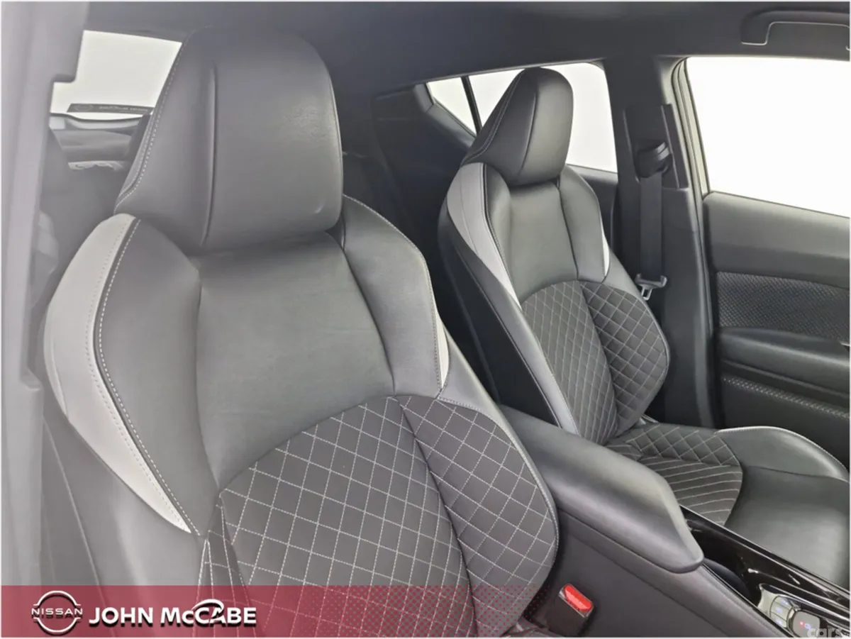 Toyota C-HR SUV, Petrol Hybrid, 2019, White