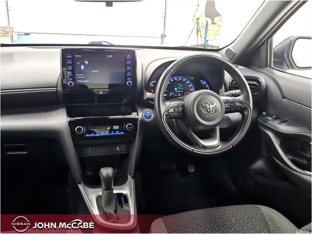 Toyota Yaris Cross Hatchback, Petrol Hybrid, 2023, Grey