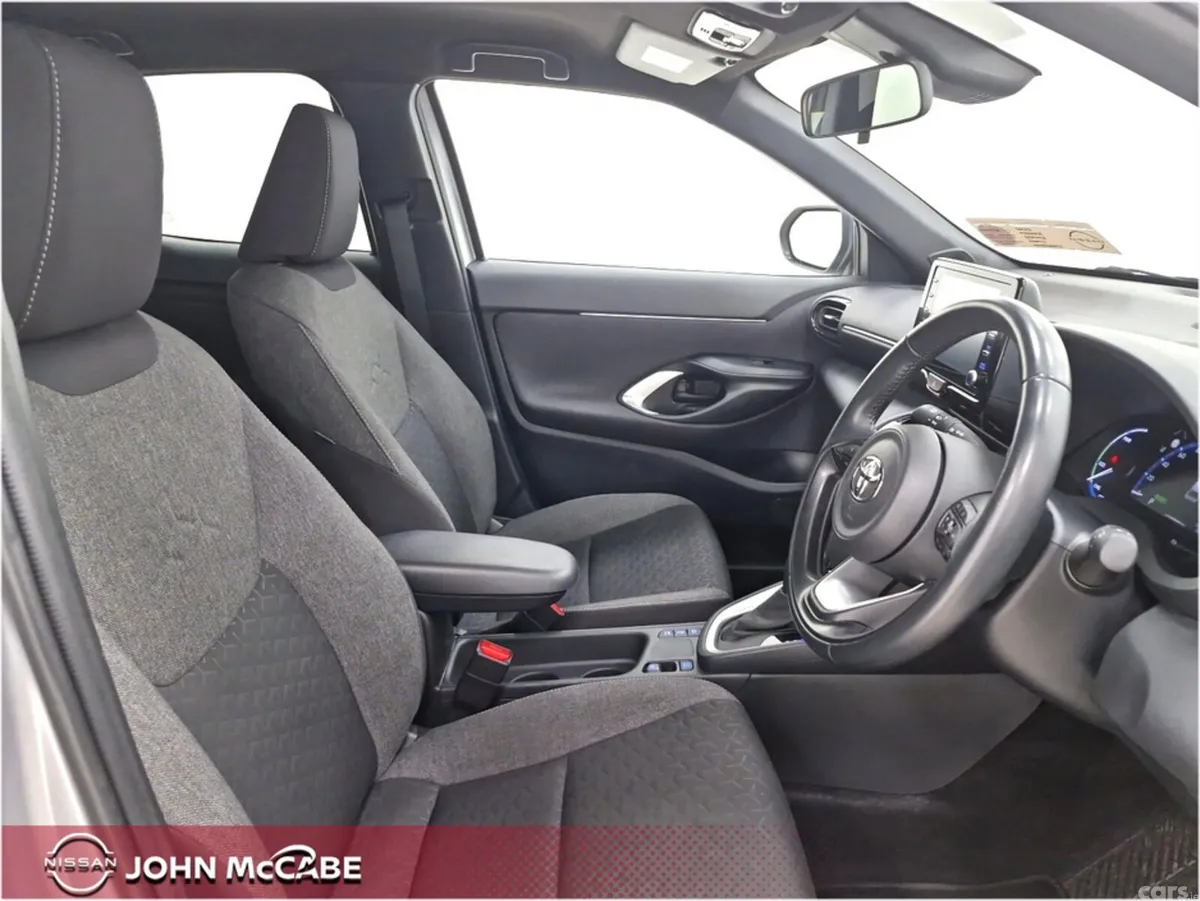 Toyota Yaris Cross Hatchback, Petrol Hybrid, 2023, Grey