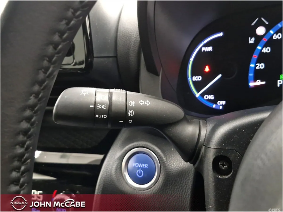 Toyota Yaris Cross Hatchback, Petrol Hybrid, 2023, Grey
