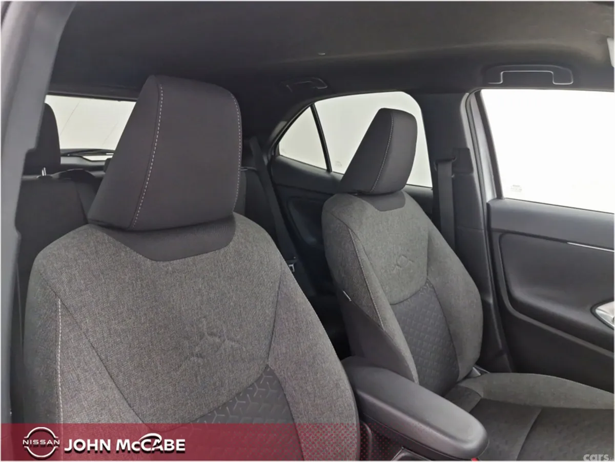 Toyota Yaris Cross Hatchback, Petrol Hybrid, 2023, Grey