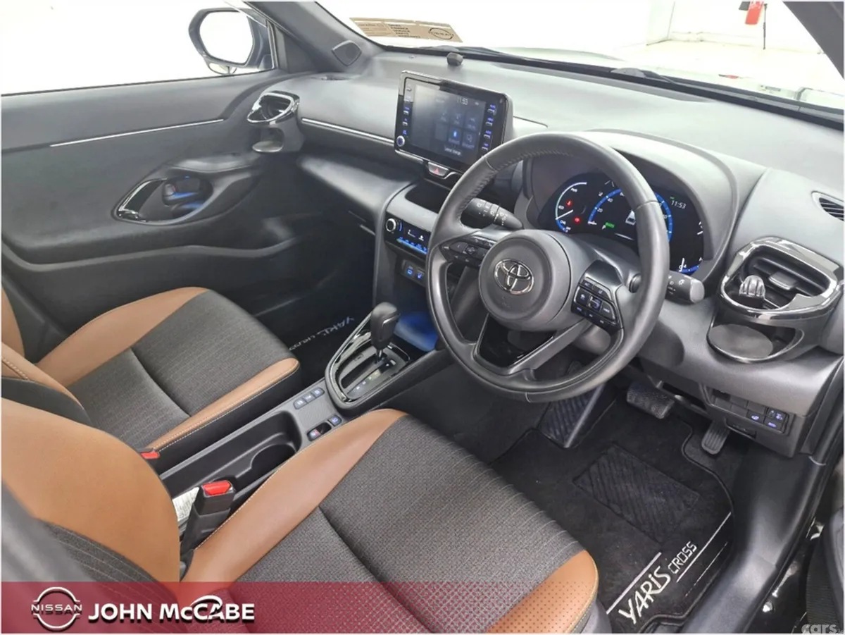 Toyota Yaris Cross Hatchback, Petrol Hybrid, 2023, Black